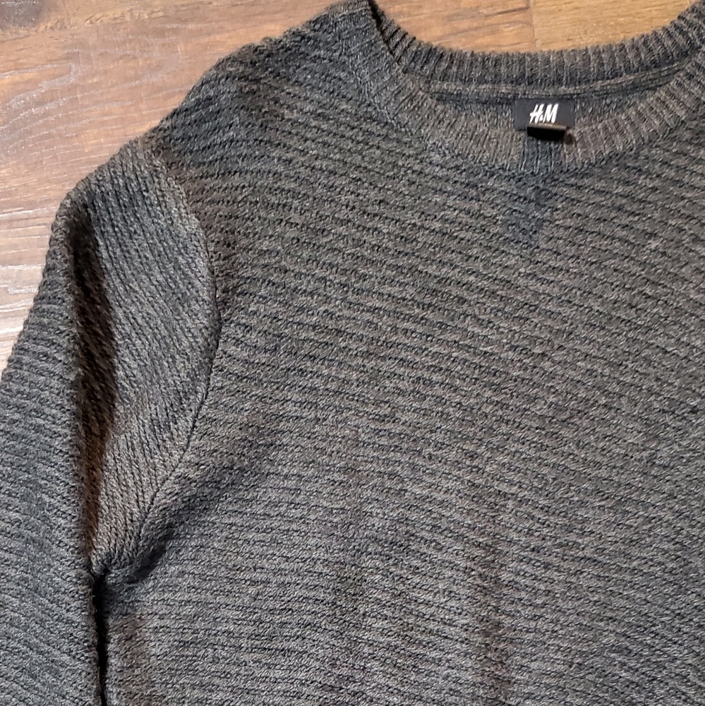 NWOT H&M Mens heavy sweater size L - Picture 2 of 2